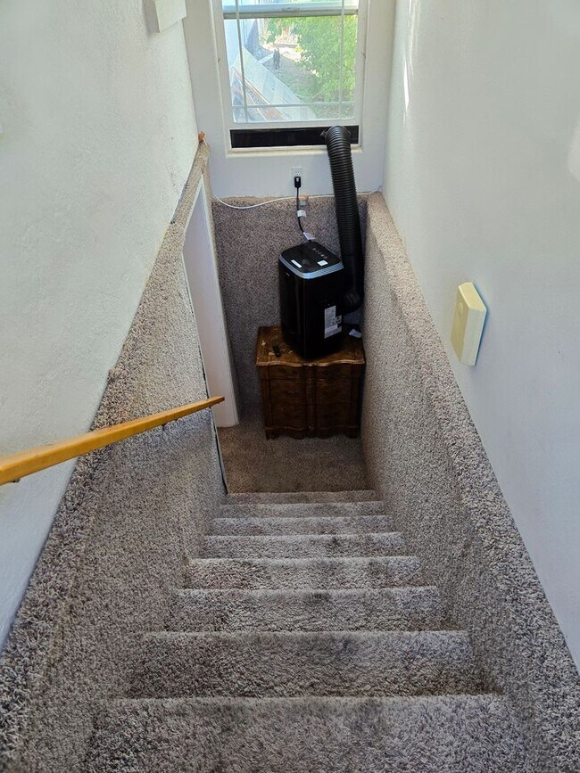Foto del edificio - 117 N 200 E