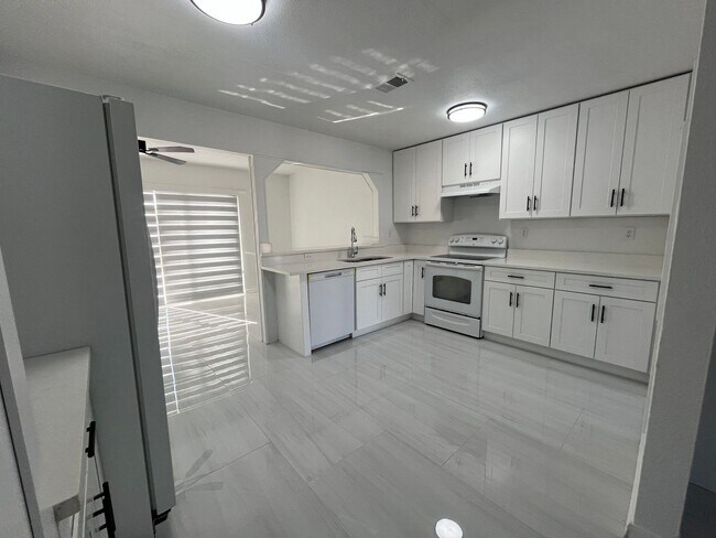 Building Photo - Find your perfect place and save $200 on your first month’s rent!