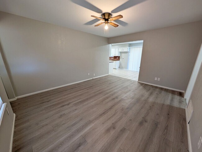 Building Photo - Super Cute 3 Bed