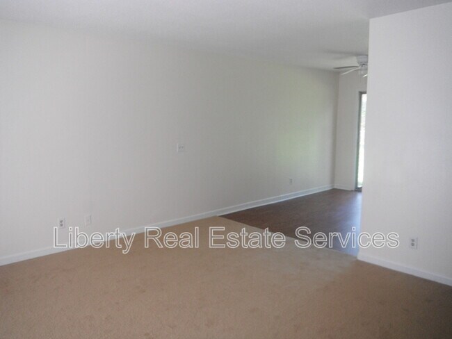 Foto del edificio - 928 Greenbriar Ct