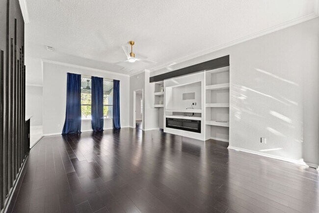 Foto del edificio - 16456 Tisons Blf Rd