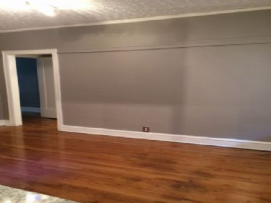 Primary Photo - 3507 N Pine Grove Ave