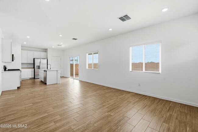 Foto del edificio - 11777 W Claudina St