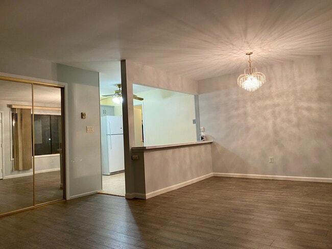 Living room - 113 Amberly Dr