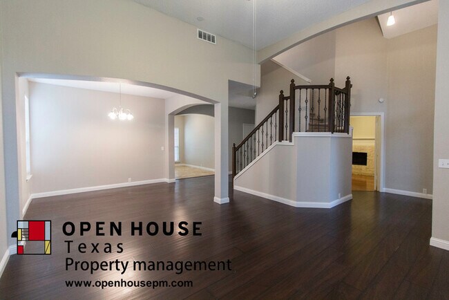 Building Photo - 6916 Chateau Dr, Frisco