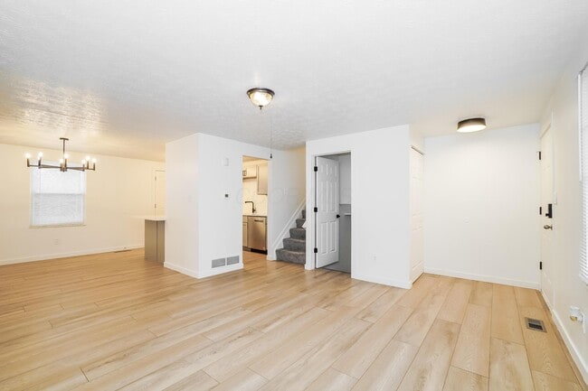 Foto del edificio - 5411 Baynard Dr