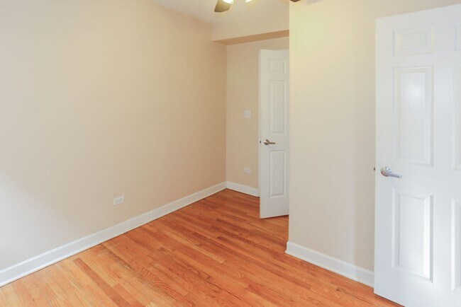 Foto del edificio - 657 W Roscoe St