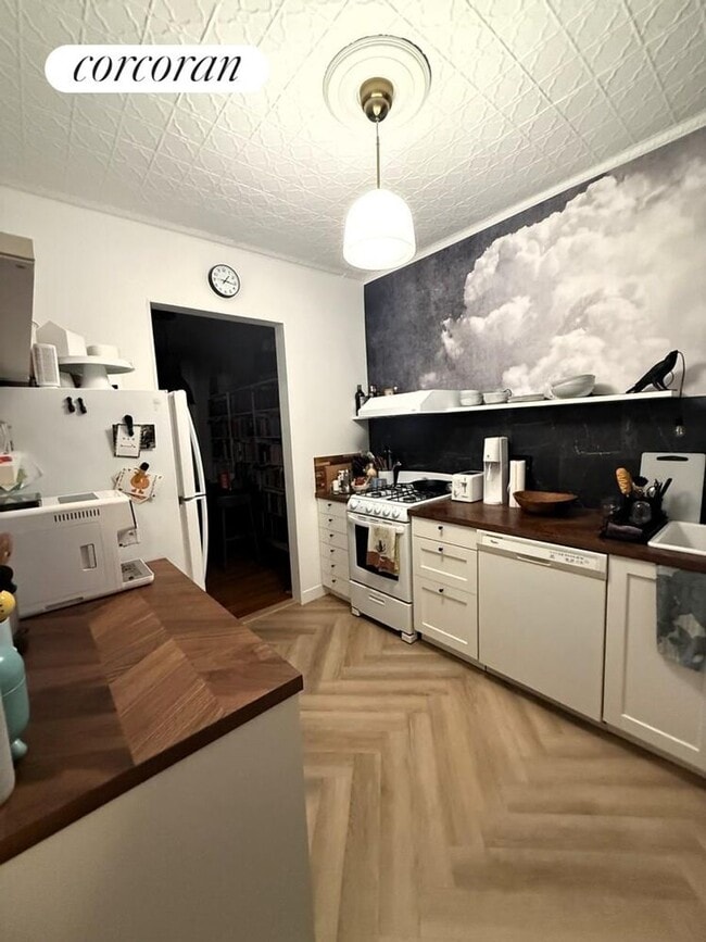 Foto del edificio - 1211 8th Ave