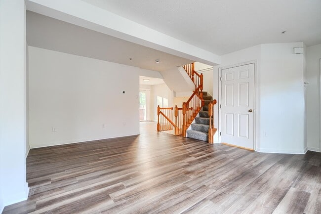 Building Photo - 9847 Bale Ct