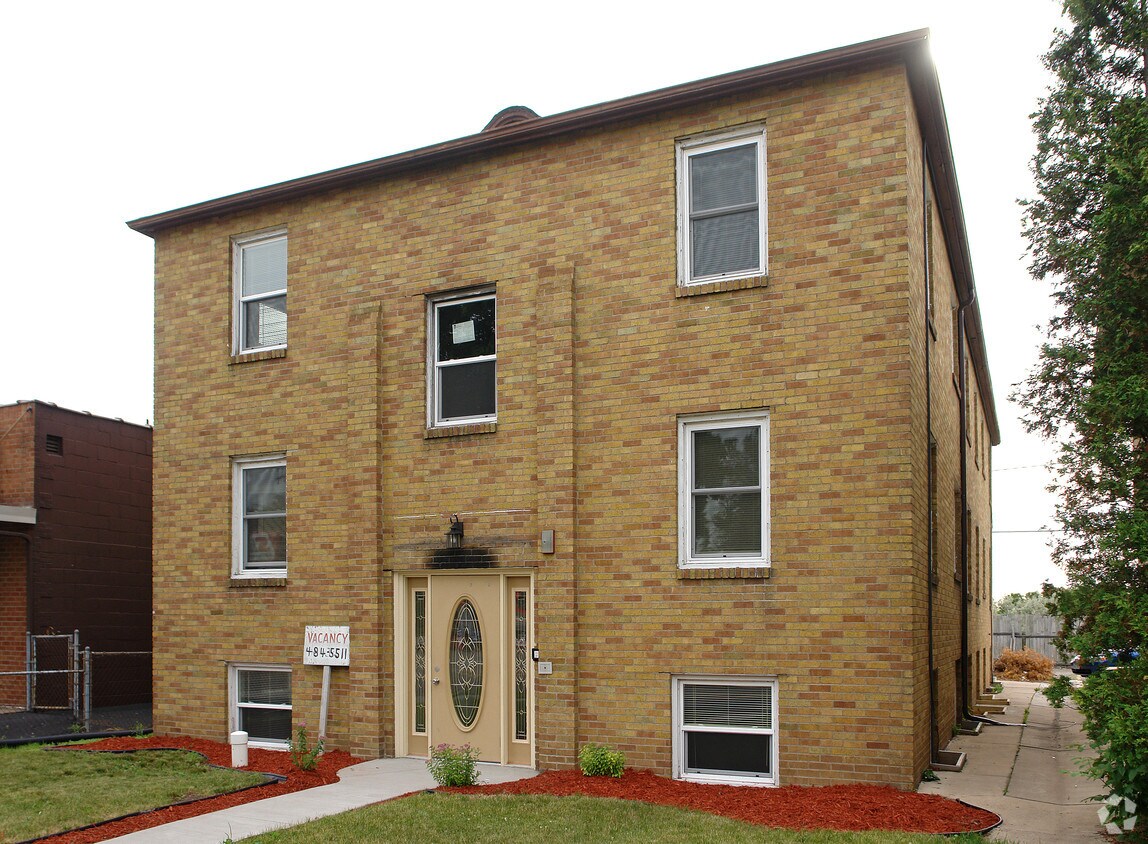 1668 Hamline Ave N, Saint Paul, MN 55108 Apartments in Saint Paul, MN