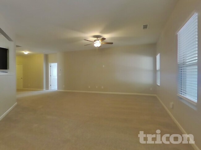 Building Photo - 38 Ponders Rd