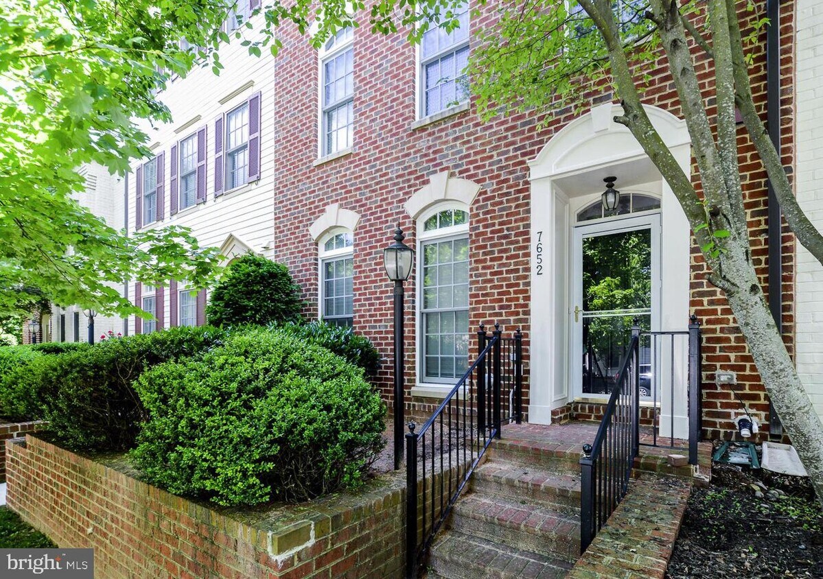 Foto principal - 7652 President St