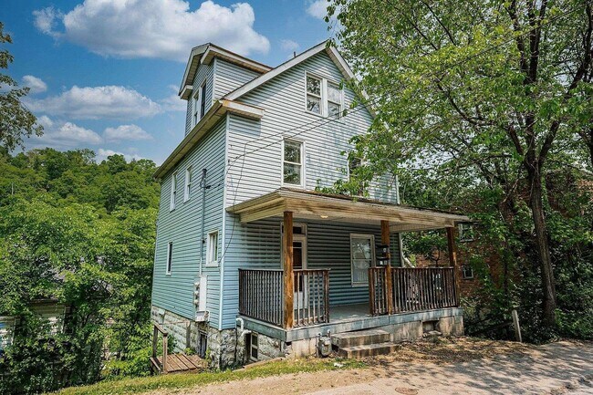 Foto del edificio - 565 Brockway Ave