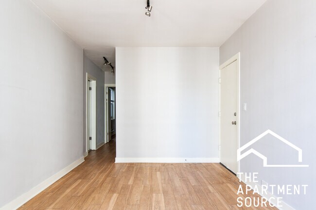 Building Photo - 511 W Belmont Ave