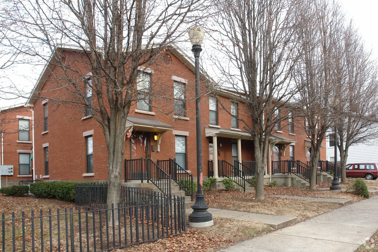 Primary Photo - Baxter Avenue