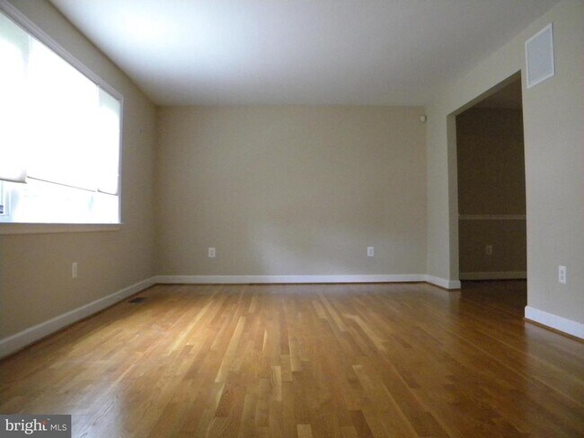 Foto del edificio - 11311 Gainsborough Rd