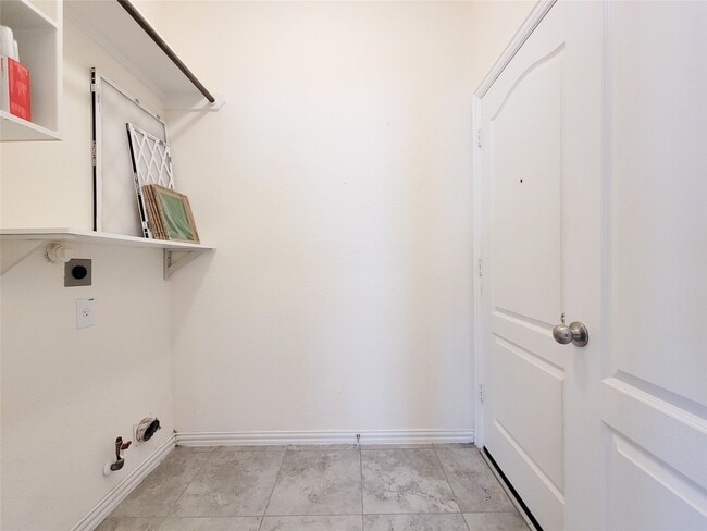 Building Photo - 10037 Swift Fox Ct
