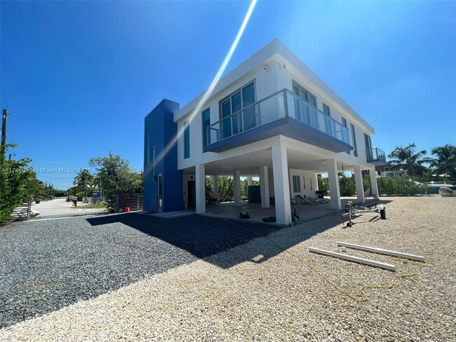 Foto del edificio - 474 Bahia Honda Rd