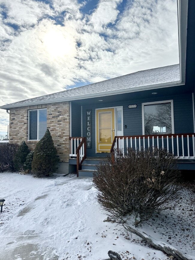 Foto del edificio - "Charming 3-Bedroom Gem on Laramie Street”