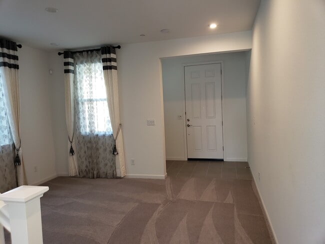 Building Photo - 3414 Foothill Pine Ct