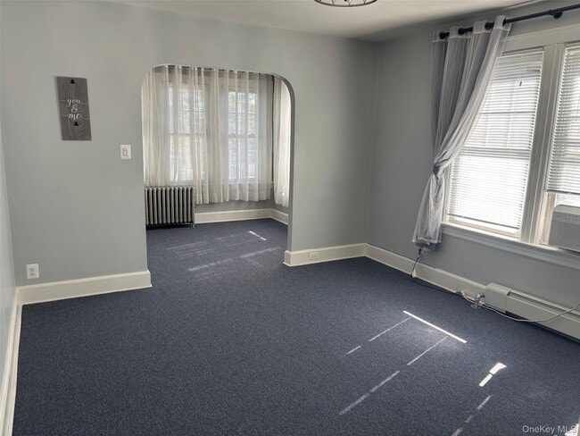 Building Photo - 6-12 College Pl