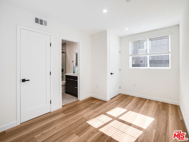 Foto del edificio - 1345 Seward St