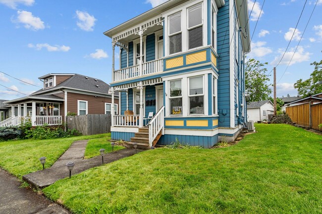 Building Photo - Charming 2 bedroom duplex-$200 off move in...