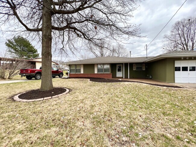 Foto del edificio - 3610 NW Michael St