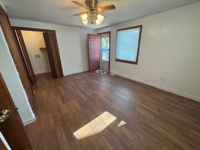 Living Room - 1021 West Dr