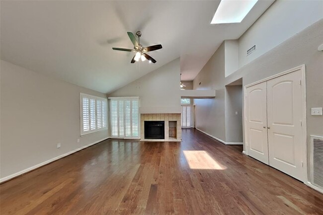 Building Photo - 8538 Sparkling Springs Dr
