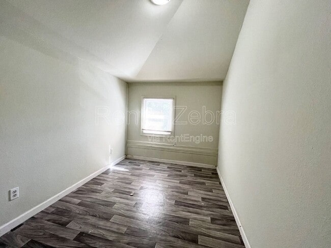Foto del edificio - 355 W 22nd St
