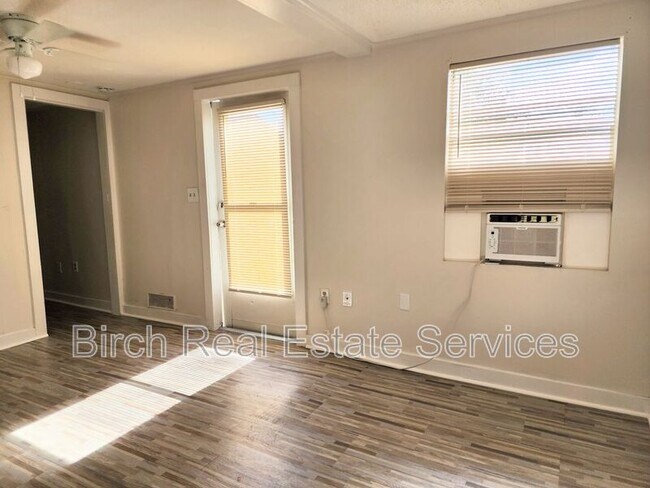 Foto del edificio - 7606 Grand Blvd