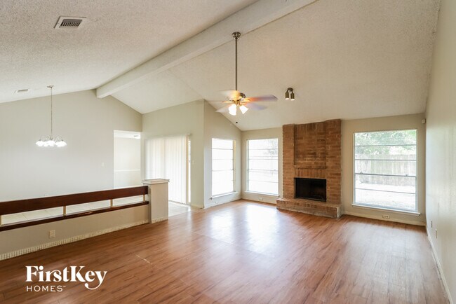 Building Photo - 7111 Navidad Rd