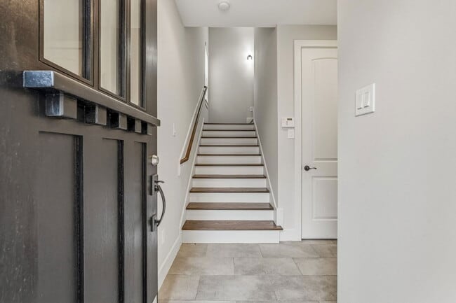 Photo - 2441 Charleston St Apartment