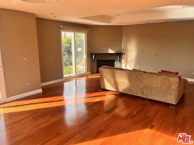 Building Photo - 8609 W Knl Dr