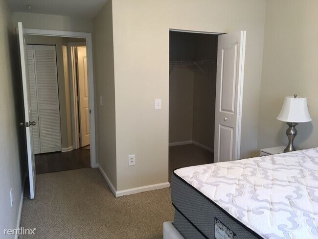 Building Photo - 1 br, 1 bath Condo - 4700 S Dale Mabry