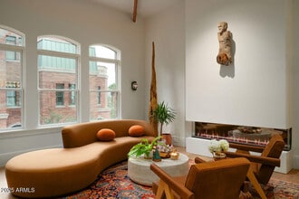 Building Photo - 50 W Palm Ln