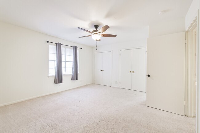 Foto del edificio - 2505 Watertown Mall St