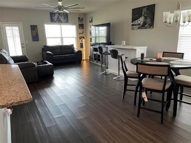 Foto del edificio - 317 Bremen St