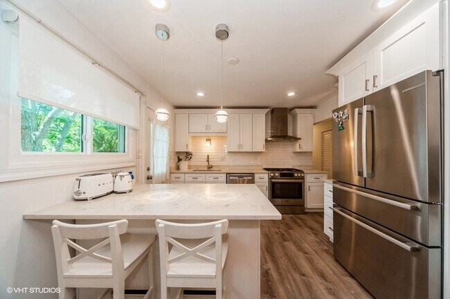 Building Photo - 3069 Plum Island Dr