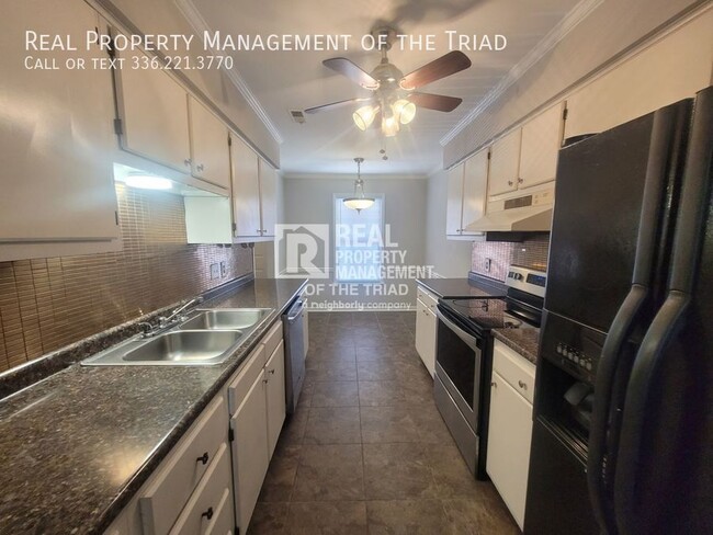 Foto del edificio - *Move In Special* for this Excellent 3bd/3...