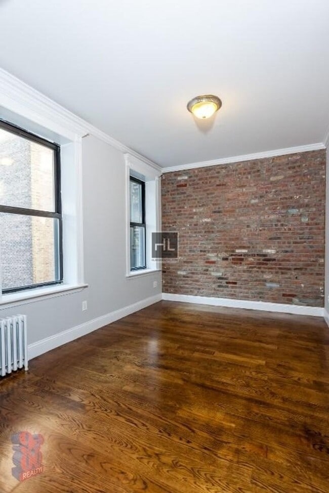 Foto del edificio - E 18TH ST.