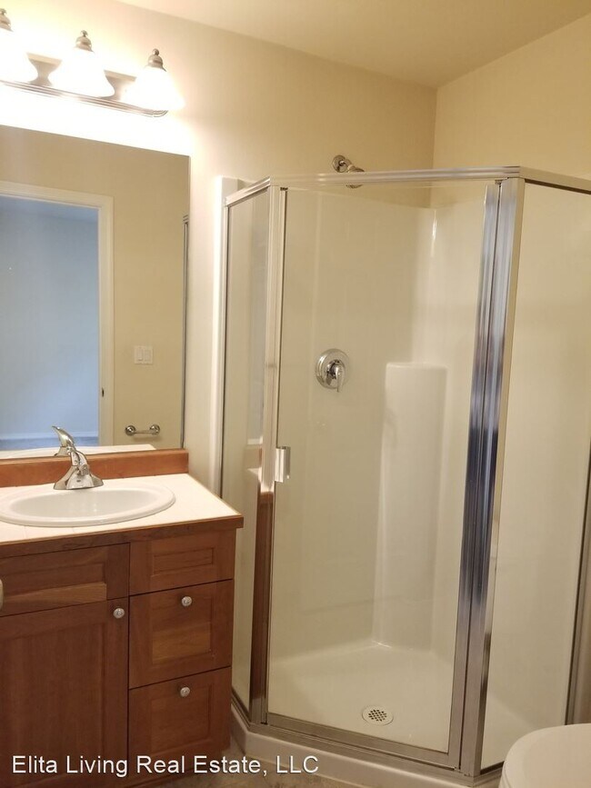Building Photo - 3 br, 3.5 bath House - 315 NW 55th St, Unit A