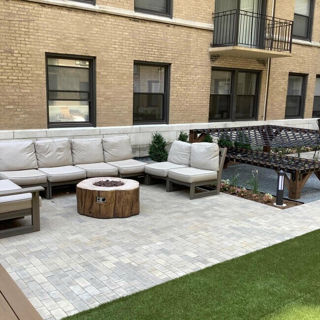 Foto del edificio - 4240 N Sheridan Rd