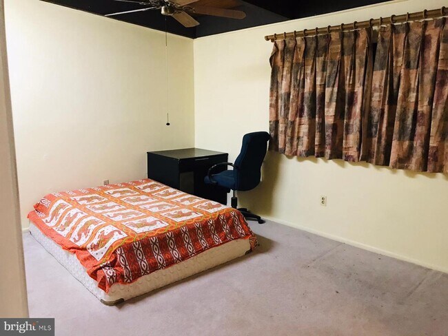 Foto del edificio - 7813 Enola St