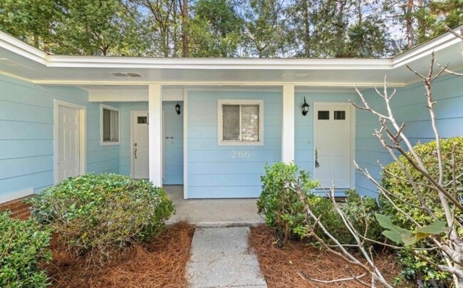 Building Photo - 266 N Villas Ct