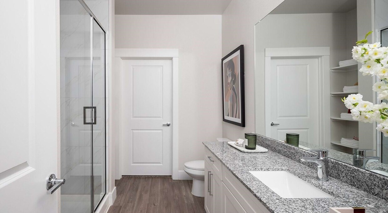 Building Photo - 2425 Bell St