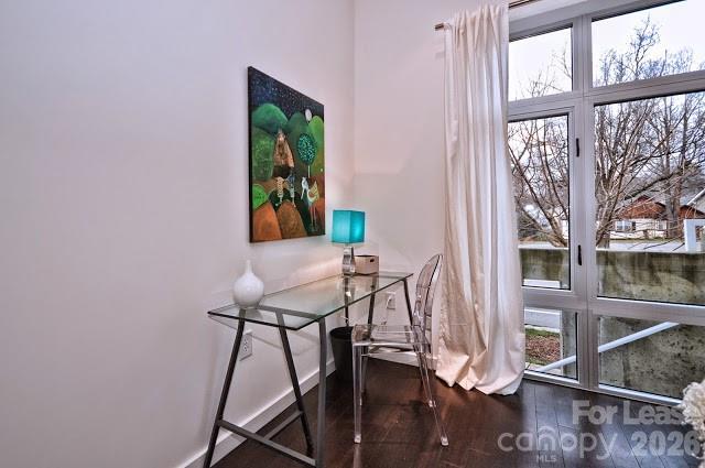 Building Photo - 318 Viburnum Way Ct