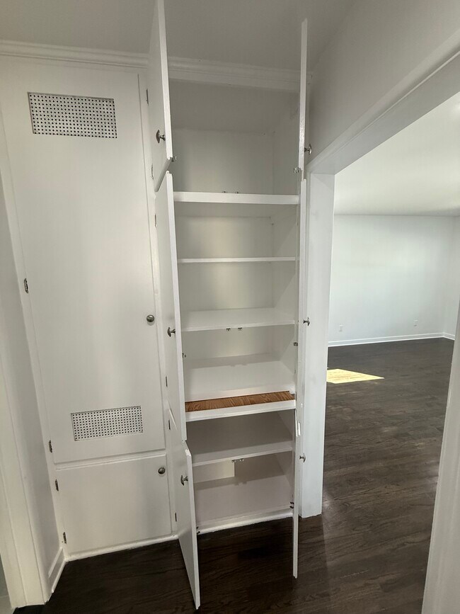 Foto del edificio - 2016 Montana Ave