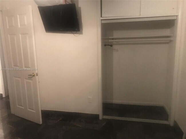 Foto del edificio - 6520 Fletcher St